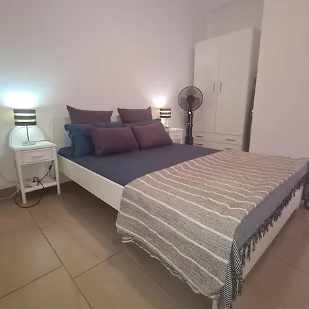 Colina Apartment Sea View - Pool & Wifi , Los Cristianos דירה *
