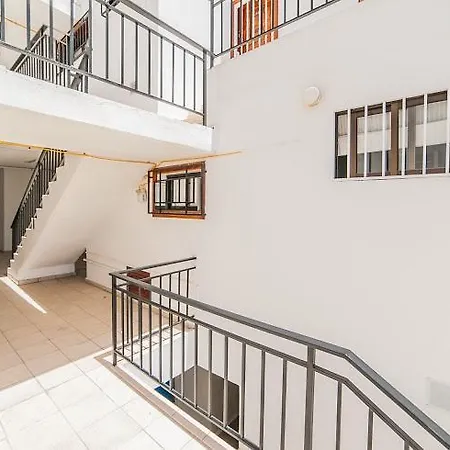 Colina Apartment Sea View - Pool & Wifi , Los Cristianos לוס כריסטיאנוס